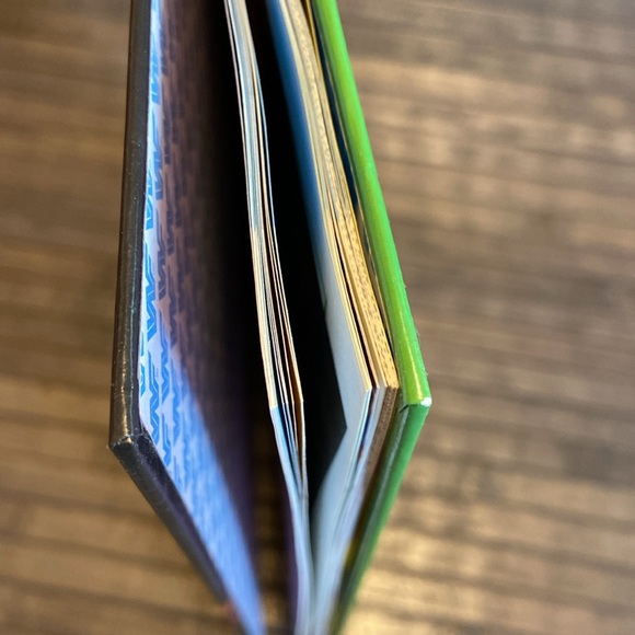 Vintage 1991 WWF Superstars of Wrestling Hard Cover Book Hulk Hogan Cover - Picture 10 of 11